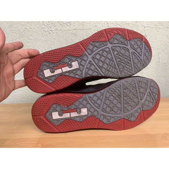 Nike LeBron Low Bred Size 12 Black‎ Red White 510811-003 2019